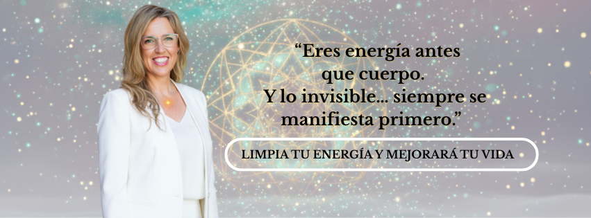 Eres energía antes 
que cuerpo.
 Y lo invisible… siempre se manifiesta primero.”